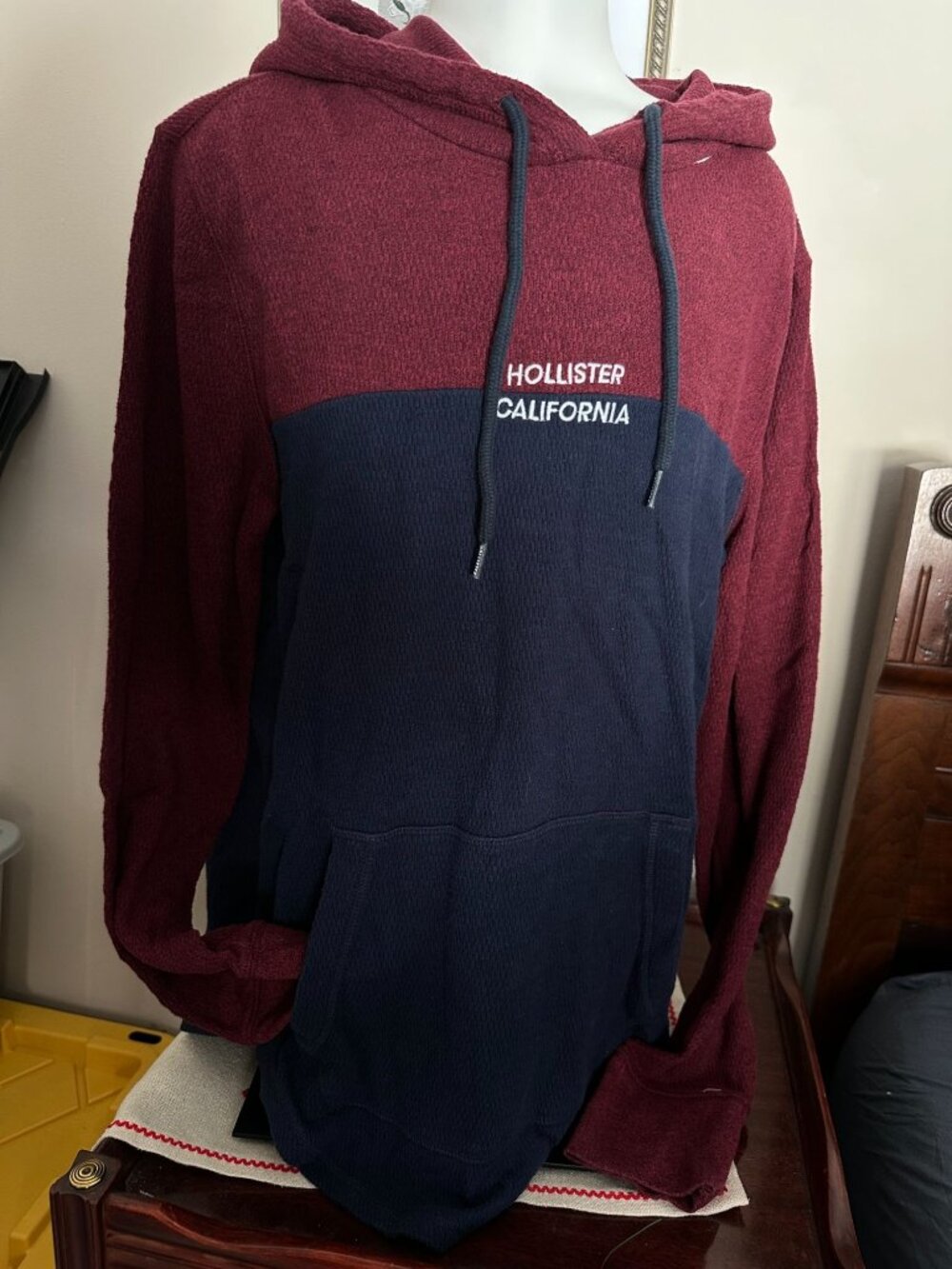 Men's Hollister burgundy and navy lighter weight hoodie Medium